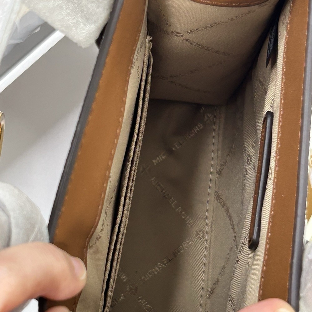 Michael Kors Extra Small Shopper Crossbody Bag Maple MK Logo Vanilla / Lugg NWT - Picture 8 of 16